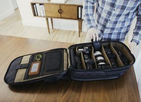 Der Gomatic Peter McKinnon Camera Pack 35L bietet reichlich Platz für umfangreiche Fotoausrüstungen.